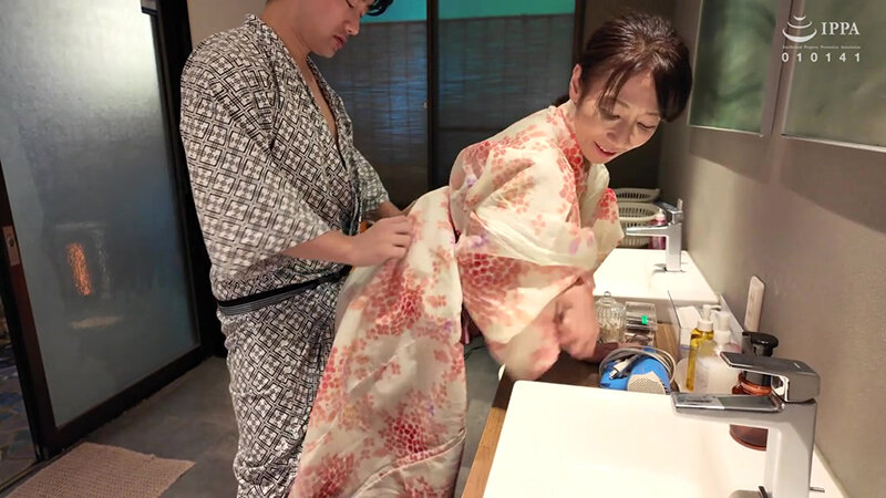 三枝木玲実 50歳 First Best 10作品8時間2枚組のサンプル画像15