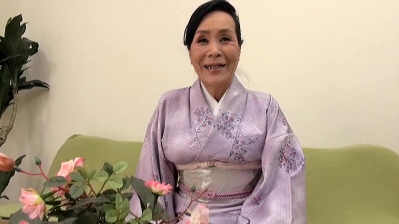 古希で初撮り 渡辺さゆりのサンプル画像1