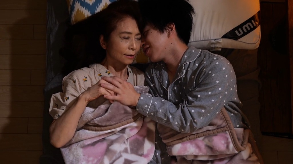 「お婆ちゃんに興奮する僕は変態ですか?」僕と祖母の内緒のラブラブ性活日記。 本編動画画像8