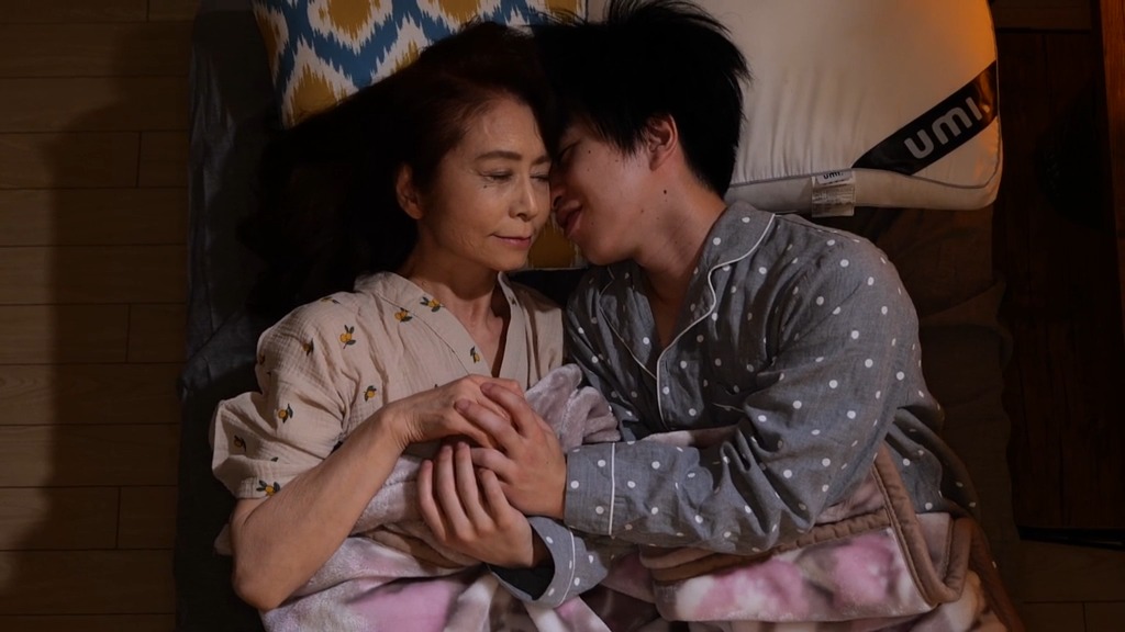 「お婆ちゃんに興奮する僕は変態ですか?」僕と祖母の内緒のラブラブ性活日記。 本編動画画像9
