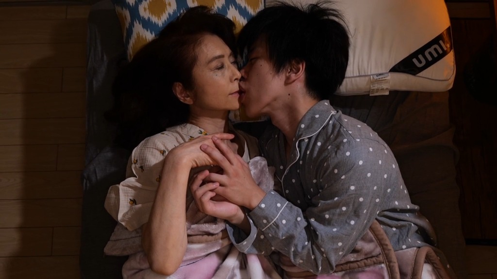 「お婆ちゃんに興奮する僕は変態ですか?」僕と祖母の内緒のラブラブ性活日記。 本編動画画像13