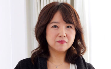 もてあました身体 敏感勃起乳首の三十路妻と自宅不倫 横沖圭奈のサンプル画像1
