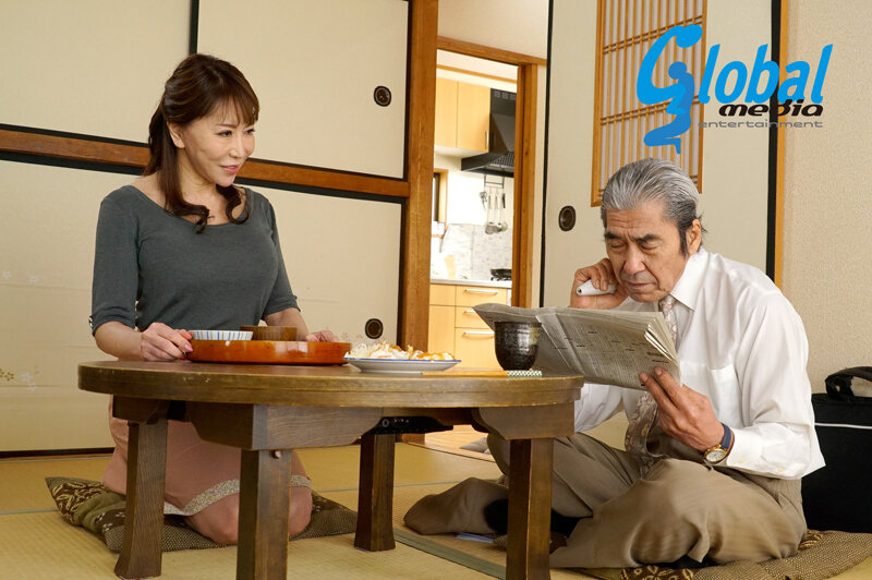 【五十路】息子のオナニーを見てしまってから関係を迫れ止められなくなった58歳の母 沢田麗奈と子供の性生活記録映像。夫との禁断三角関係の結末は。。