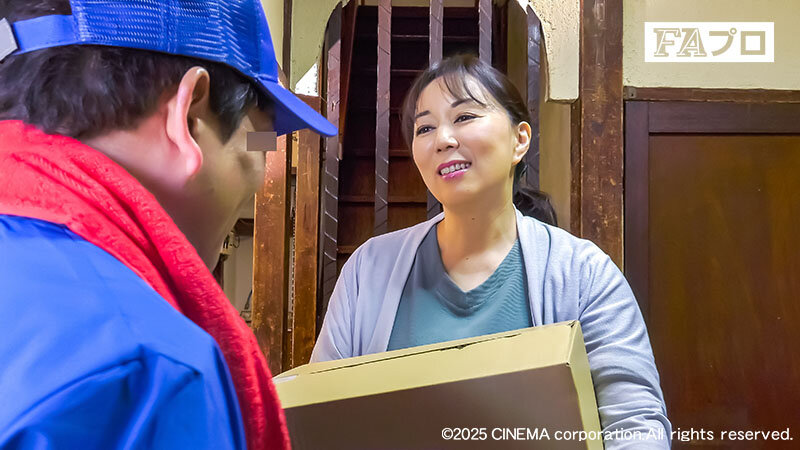 欲情オーバーフロー 熟女50代 女だって飢えている！ 引越し現場の生肌喘（あえ）ぎ 花柳里葎子のサンプル画像1