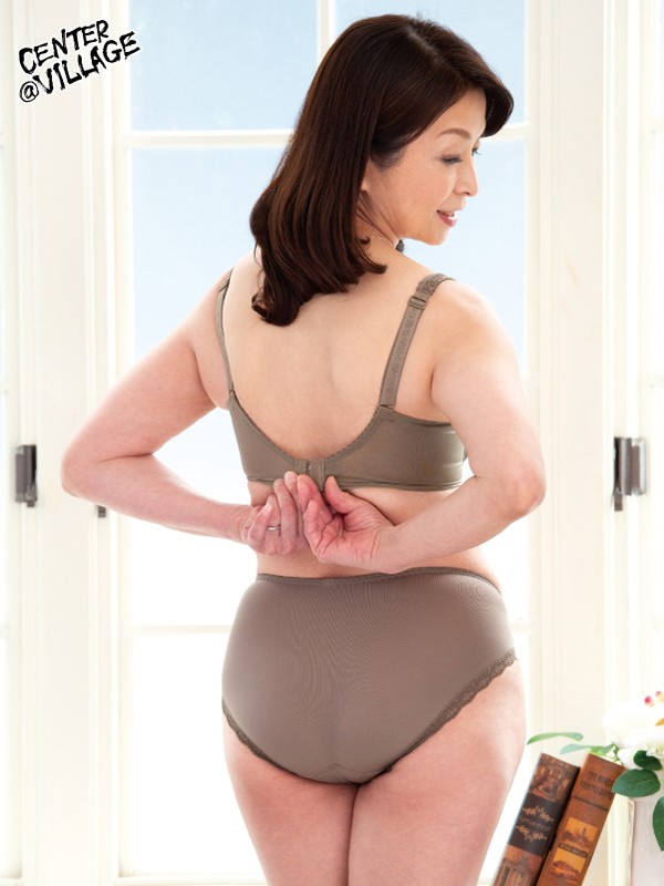 初撮り六十路妻ドキュメント 遠田恵未のサンプル画像10
