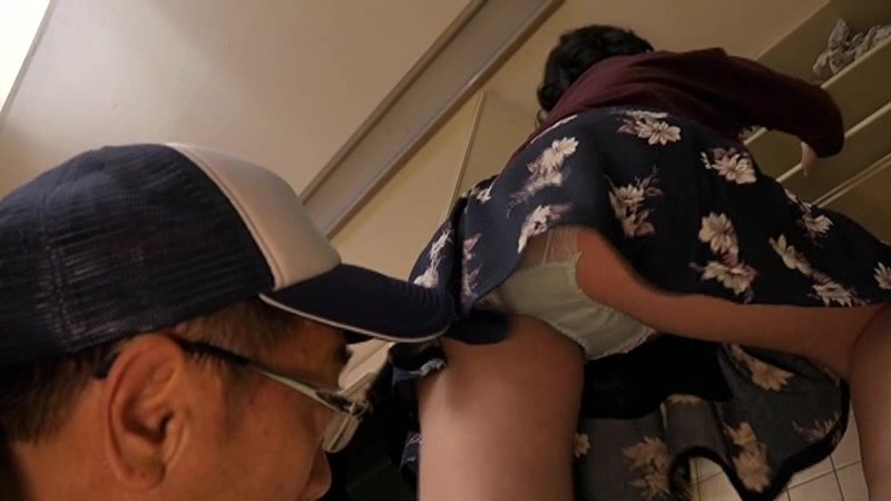 還暦で初撮り 山田ますみのサンプル画像13