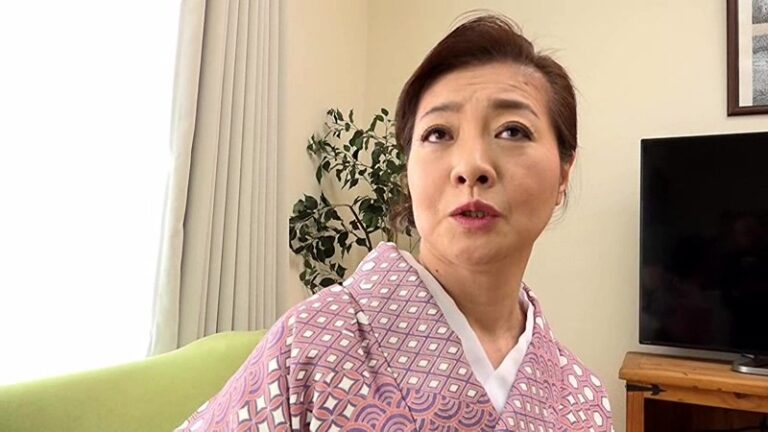 還暦熟女 吉永有里のサンプル画像1