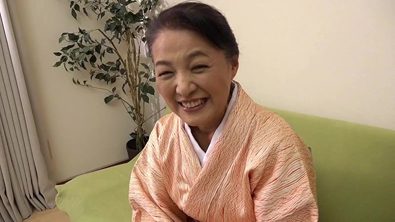 還暦で初撮り 柏木由里子のサンプル画像1