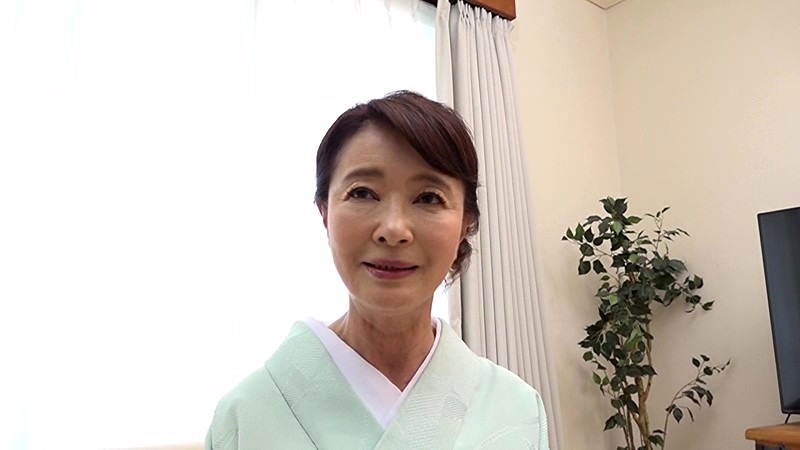 還暦で初撮り 今泉佐保のサンプル画像1