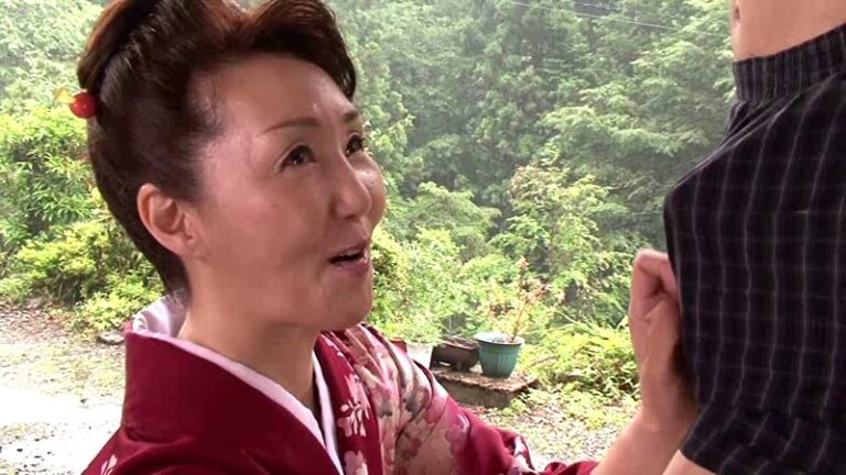 栃木の某老舗温泉女将がAVデビュー！！ 野風あさみ 55歳のサンプル画像3