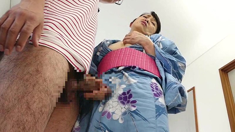 還暦おばあちゃんが媚薬を飲んで家政婦性処理お仕事!自ら肉棒を加えて発情を押し付けるドスケベな浜丘ゆり