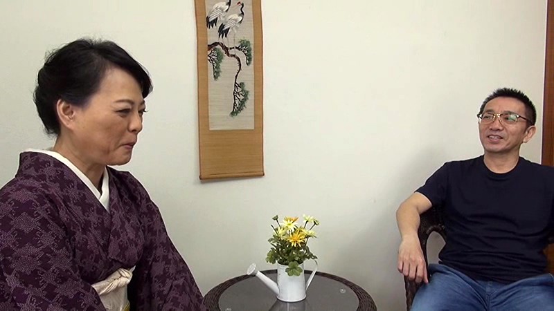 還暦で初撮り 桜木ゆかのサンプル画像1